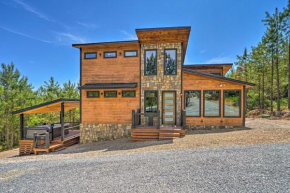 Stunning Broken Bow Cabin with Hot Tub and Views!
